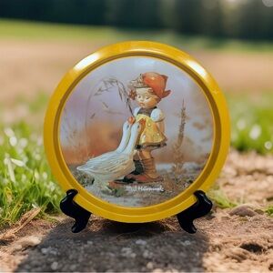 Vtg MJ Hummel Goose Girl Metal Serving Tray Yellow Round 13 inch Retro EUC